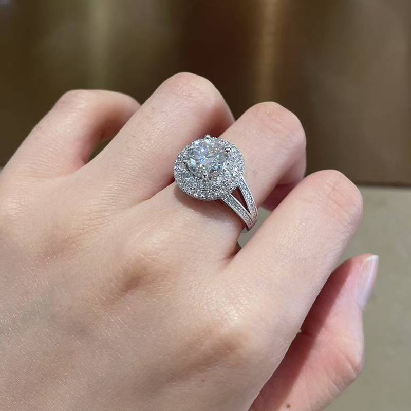 Y臂豪华圆包Women's RingS925银镀白金定制选款主石Moissanite2.0ct/副石高碳钻